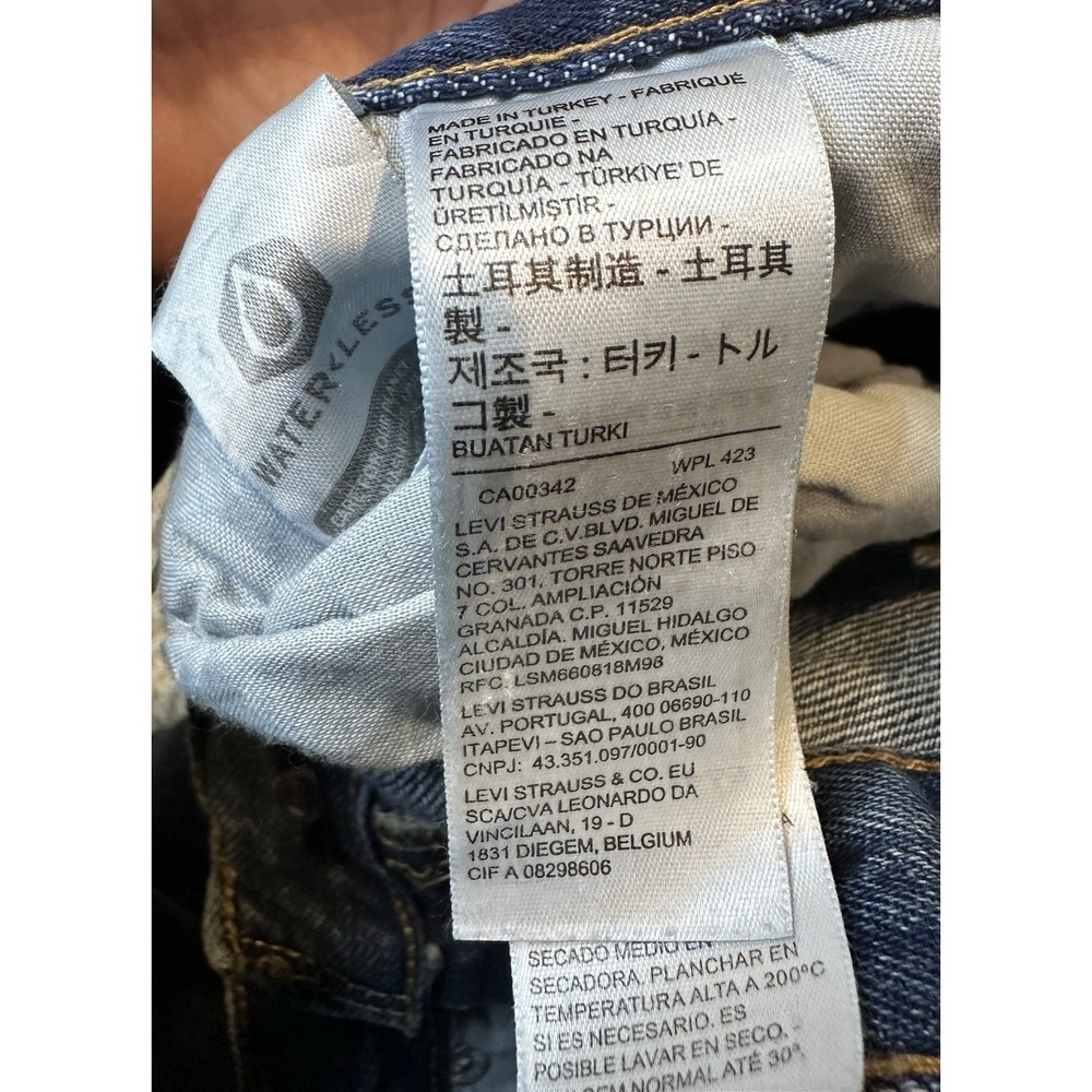 Levi's Women's 501 Mid Rise Button Fly Distressed Straight Leg Size 26 - Picture 4 of 10
